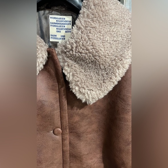 BAUM UND PFERDGARTEN Brown and Cream Teddy Jacket with Sherpa Trim - Picture 4 of 6